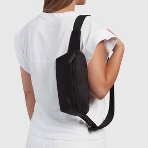 Monos Metro Sling Bag in black